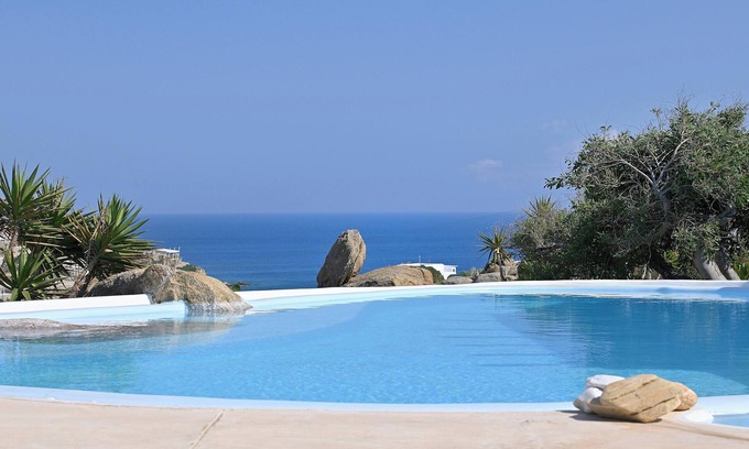 Paraga Villa | Homerez - Charming villa in Platis Gialos with private pool