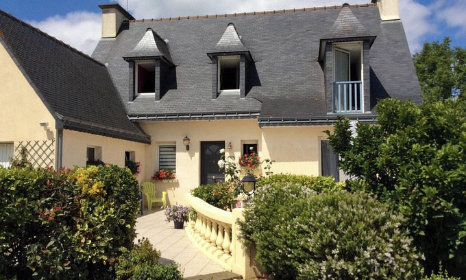 Tregomeur House | Homerez - Comfortable House in Trégomeur with Private Garden