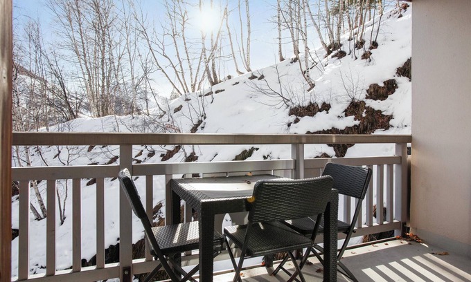 Les Deux Alpes Apartment | Homerez - Cosy Studio in Les Deux Alpes
