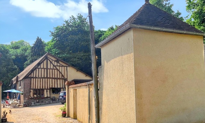 Camembert Apartment | Homerez - Cosy Studio in Camembert - 20 m² with terrace and parking