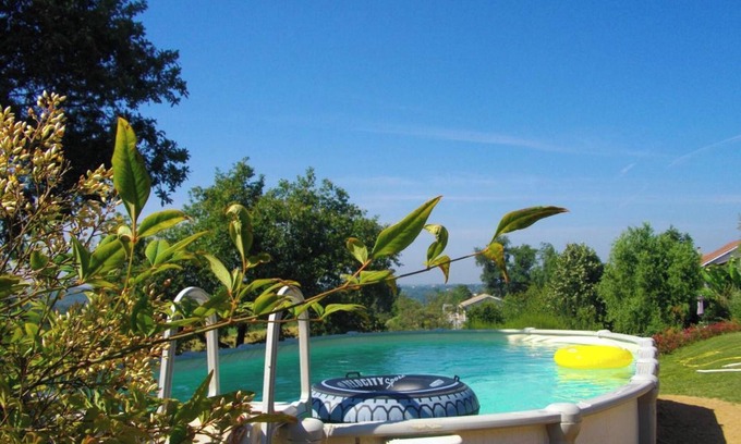 Estibeaux House | Homerez - Cozy House with Private Pool in Estibeaux 38 m²