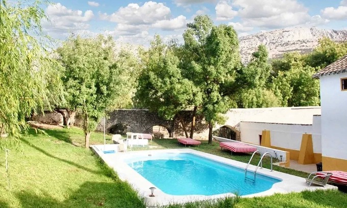 Villanueva del Trabuco Villa | Homerez - Villa in Villanueva del Trabuco