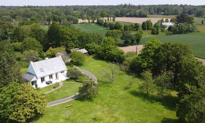 Paimpont House | Homerez - Family home in Paimpont - Private garden