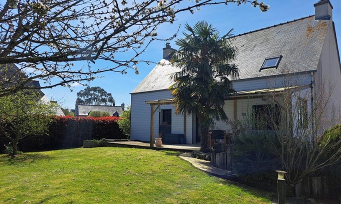 Saint-Meloir-des-Ondes House | Homerez - House in Saint-Méloir-des-Ondes