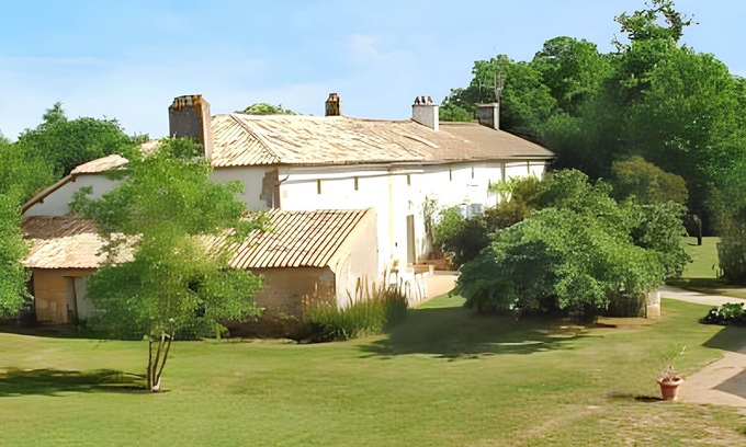 Saint-Vincent-la-Chatre House | Homerez - House Saint-Vincent-la-Châtre