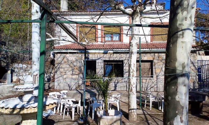 Sotillo de la Adrada House | Homerez - House for 11 ppl. with shared pool and garden at Sotillo de la Adrada