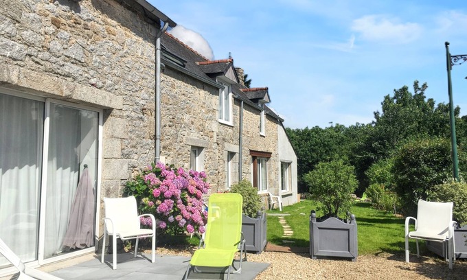 Huelgoat House | Homerez - House in Huelgoat, garden