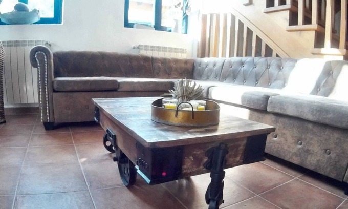 Castro Urdiales House | Homerez - House in Otañes, Mountain view