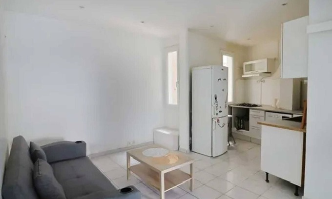 1st Arrondissement Apartment | Homerez - Modern Apartment in Marseille - 53 m² with Double Bedrooms