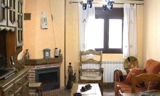 Hueva House | Homerez - Nice house for 6 ppl. at Hueva