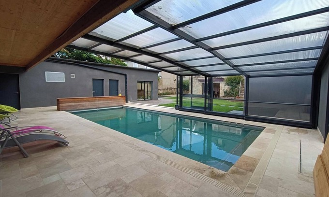 Vayrac Villa | Homerez - Relaxing Villa near Vayrac with Private Pool