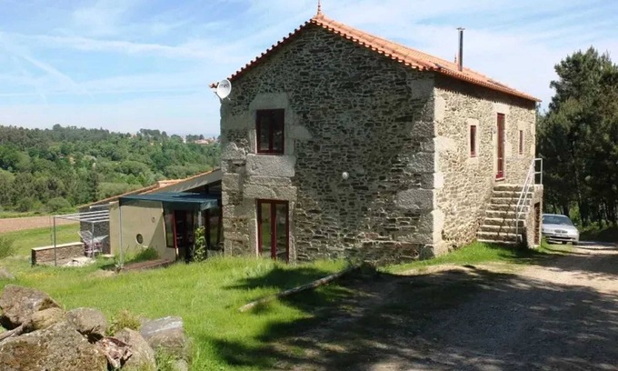 Maceira Apartment | Homerez - Spacious House in Seia, mountain view