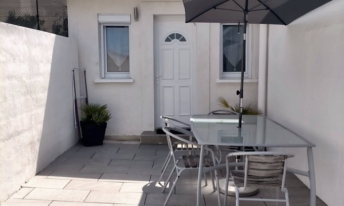 Beziers Apartment | Homerez - Studio Béziers, terrace, parking.
