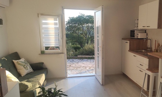 Ripenda Verbanci Apartment | Homerez - Studio in Ripenda Verbanci