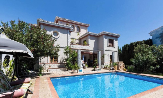 Padul Villa | Homerez - Villa in Padul with Private Pool