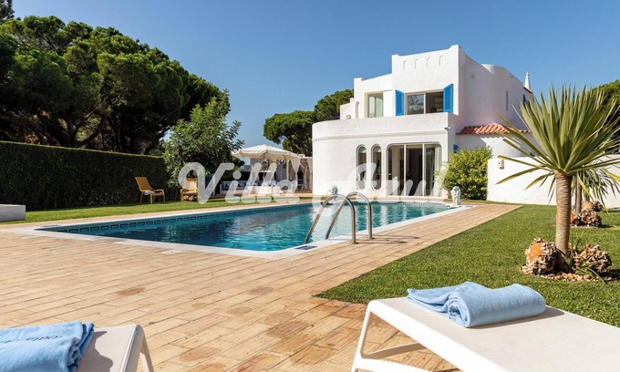 Quarteira Villa | Homerez - Villa with pool in Quarteira