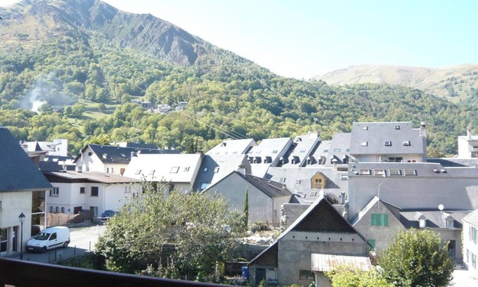 Saint-Lary-Soulan Apartment | Homerez - Warm flat in St-Lary-Soulan