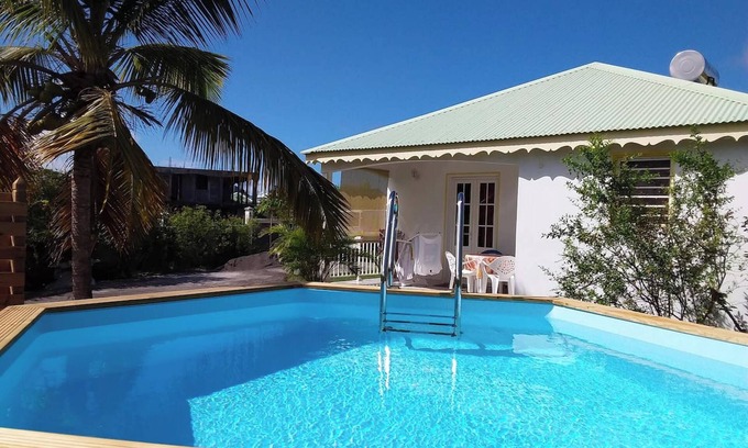Damencourt House | Homerez - Welcoming House in Le Moule with Shared Pool