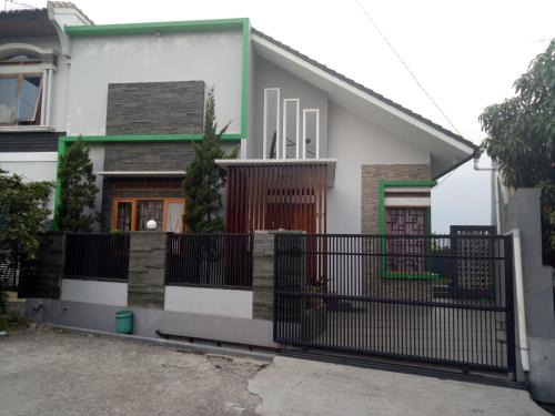 Cileunyi House | Homestay Syariah Cileunyi, Bandung Timur