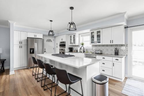 Greenwood House | Hometown Hideaway - 4br25ba, Pool, Game Room