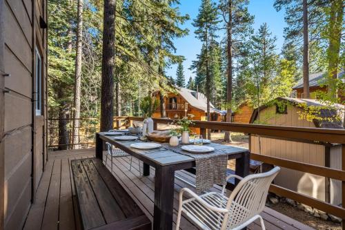 McKinney Estates House | Homewood by AvantStay AMAZING FAMILY Cabin w Hot Tub Sauna