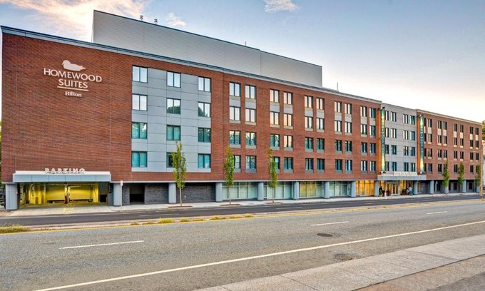 Brookline Hotel | Homewood Suites by Hilton Boston Brookline-Longwood Medical