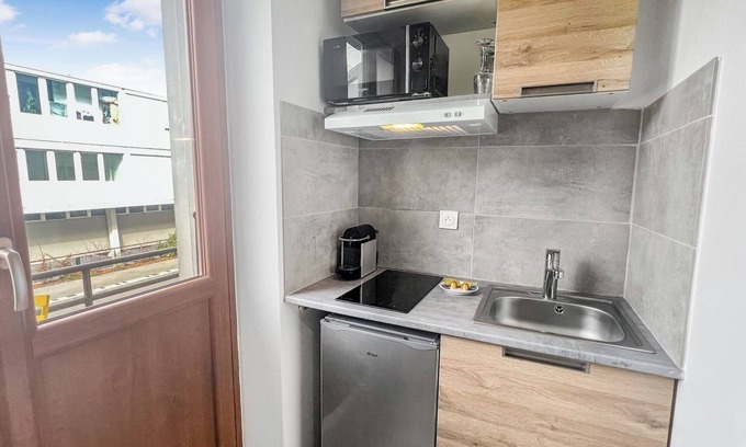 Gaillard Apartment | Homey Blue - Studio/Close to tram/Private balcony