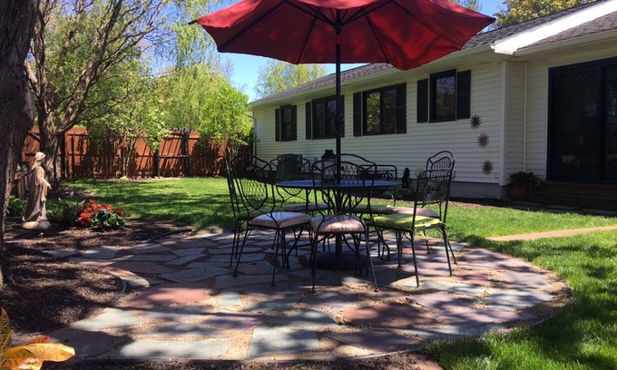 Ionia House | Homey ranch in a quiet neighborhood conveniently located in Henrietta.