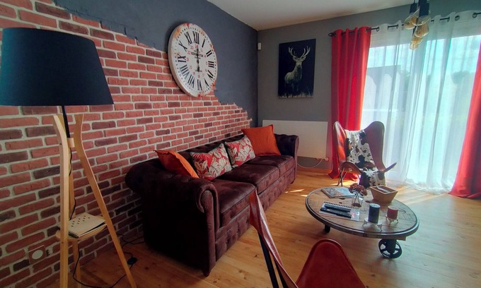 Berville-sur-Mer House | Honfleur 10kms, house 53m2 with fireplace and garden 900m2