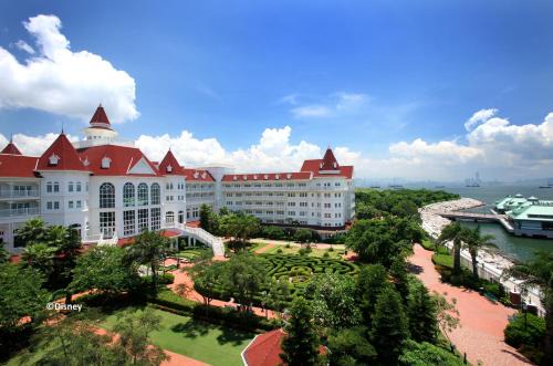 Lantau Hotel | Hong Kong Disneyland Hotel