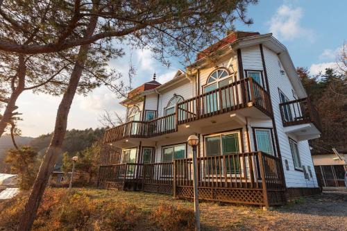 Seo House | Hongcheon Vivaldi Castle
