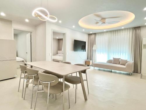 Sinchon-dong Apartment | Hongdae Zoe Three Room House