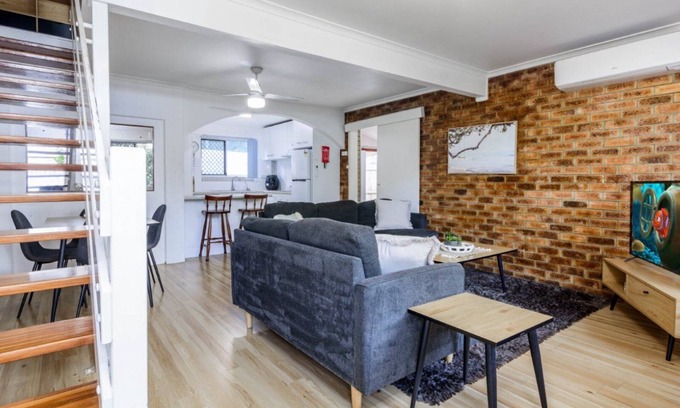 Bellara Apartment | 'Hop, Skip & Jump to the Waterfront'