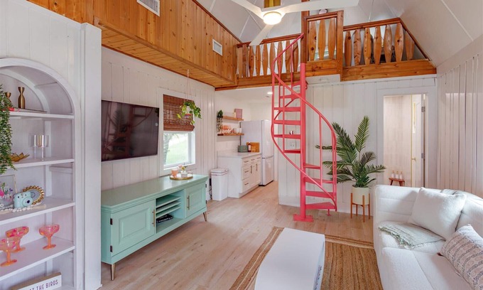 Vacation Village House | Hope House- Vacation Village 1 Bedroom with Loft
