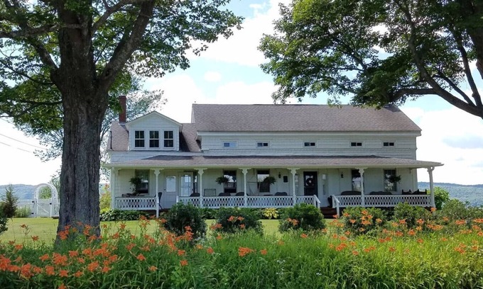 Town of Dover Apartment | Hoppy Hill Farm House