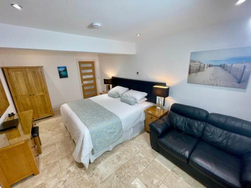 Amroth House | Horsemanstone