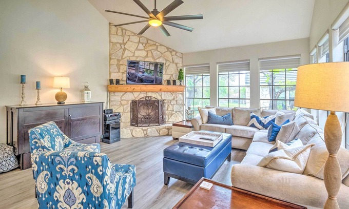 Horseshoe Bay House | Horseshoe Bay Townhome w/Patio & Outdoor Pool!