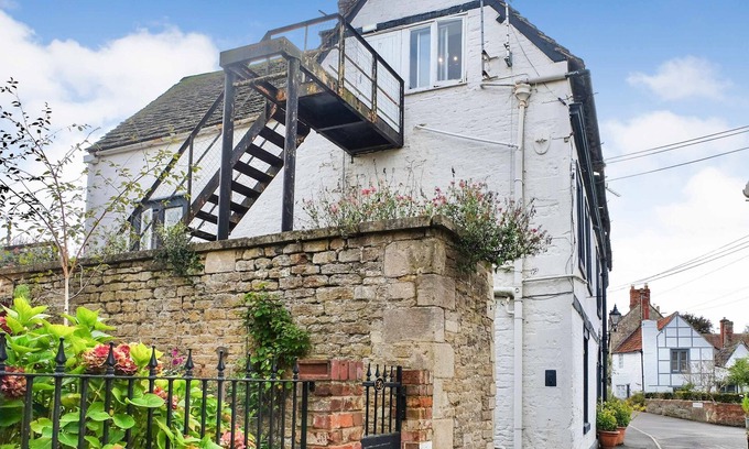 Melksham Apartment | Host Stay Apartment 6 Church Walk