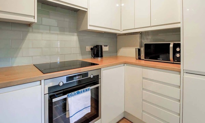 Hatfield Apartment | Host & Stay | Campion Road