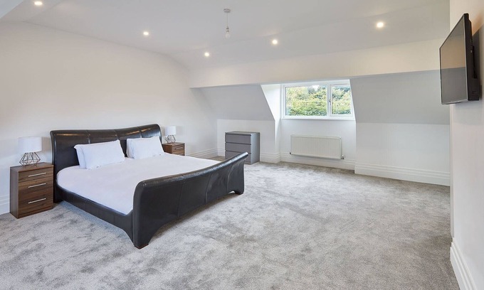 Newcastle-upon-Tyne House | Host & Stay | Forest Close