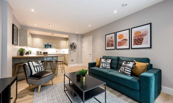 Chinatown Apartment | Host & Stay | Henry Street Chambers