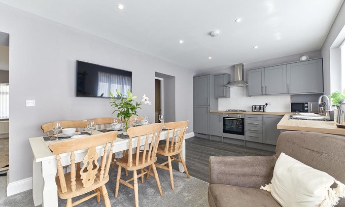 Amble House | Host & Stay - Sea Breeze