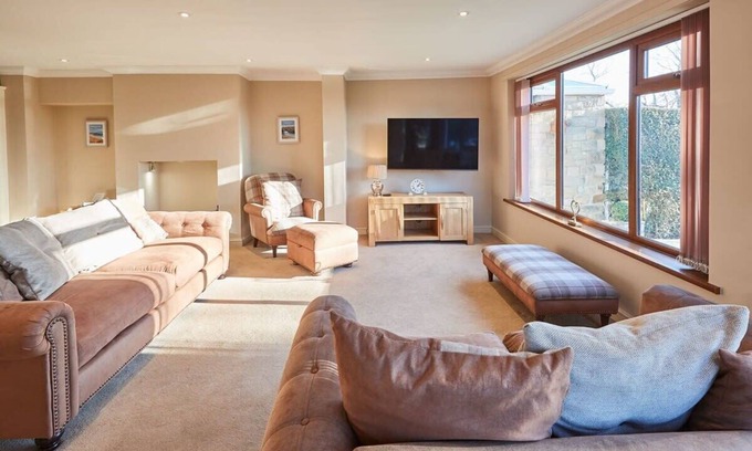 Alnmouth House | Host & Stay | The Chimneys