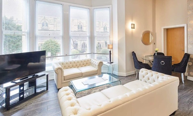 South Cliff Apartment | Host & Stay | Three Bays