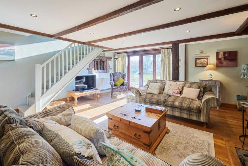 Monmouth House | Host & Stay - Tregaer Mill Barn