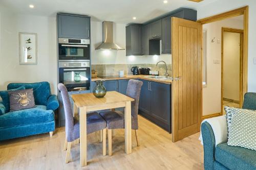 Aldington House | Host & Stay - Willow Barn