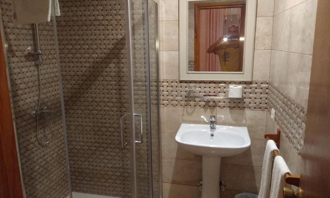 Arenas de San Pedro House | Hostal Avenida
