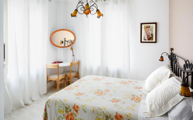Golden Triangle of Art House | Hostal Barrera