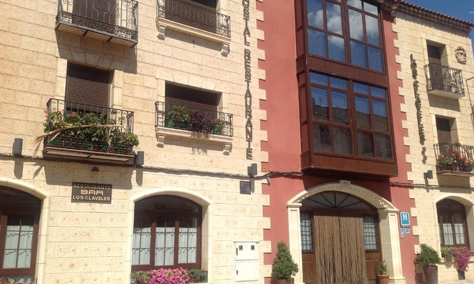Priego House | Hostal Los Claveles