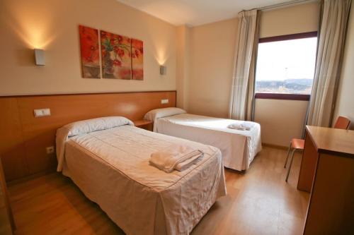 Yunquera de Henares House | Hostal Restaurante Taracena